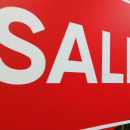 Самарцам рассказали о начале распродажи одежды со скидками до 90%
