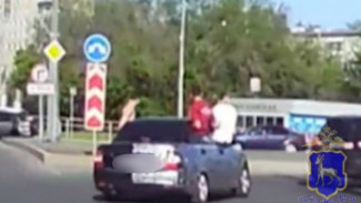 В Самаре водитель придумал способ возить пассажиров, не сажая их в салон