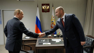 Владимир Путин провел рабочую встречу с губернатором Самарской области Вячеславом Федорищевым