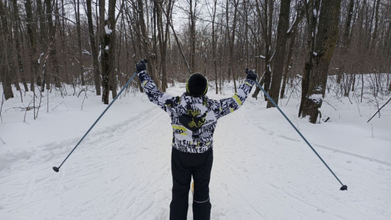 Самарцам рассказали, как правильно выбрать лыжи для зимних прогулок