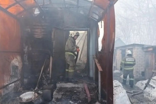 Под Самарой рядом с взорвавшимся домом в пожаре погибли 2 человека