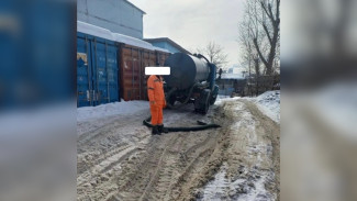 В центре Самары ассенизатор пытался незаконно слить отходы в городскую канализацию