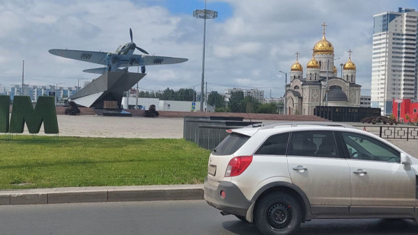 В Самаре самолет взяли под охрану 