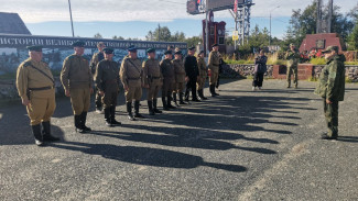 Самарские пограничники почтили память героев в ходе автопробега в Заполярье