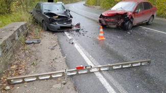 Жесткое столкновение: в Жигулевске водители двух легковушек не поделили дорогу