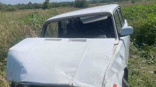 Под Самарой 59-летняя автоледи вылетела в кювет и оказалась в больнице