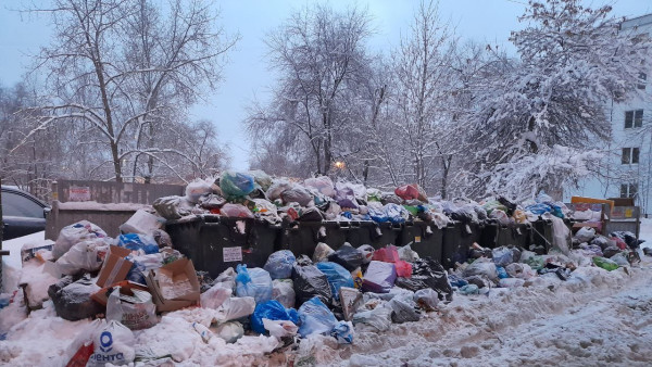 Виды помоек шокируют. В Самаре раскритиковали уборку мусора в первые после снегопада выходные