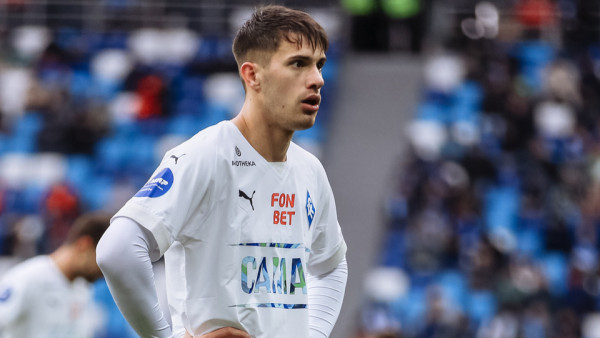 Самарские «Крылья Советов» разорвали контракт с нападающим Владимиром Писарским