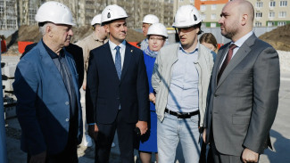 Губернатор Вячеслав Федорищев проинспектировал строительство детского сада в микрорайоне «Калина» в Тольятти