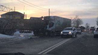 В Самаре из-за аварии на Ракитовском шоссе образовалась пробка