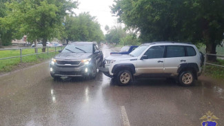 В Самарской области вечером 18 июня столкнулись три автомобиля