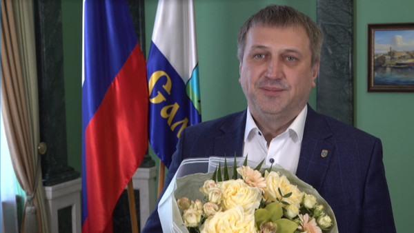 Главы Самары Иван Носков поздравил самарчанок с Международным женским днем