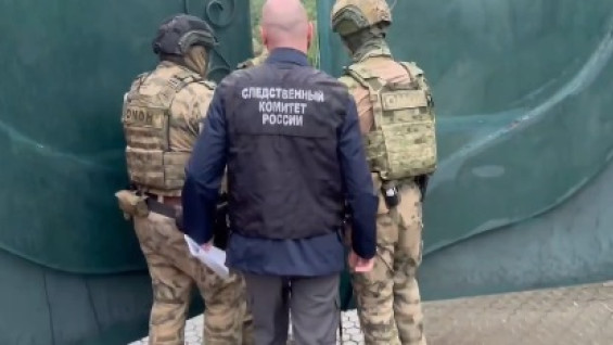 Появились кадры задержания учредителя дорожной фирмы ОМОНом в Самаре