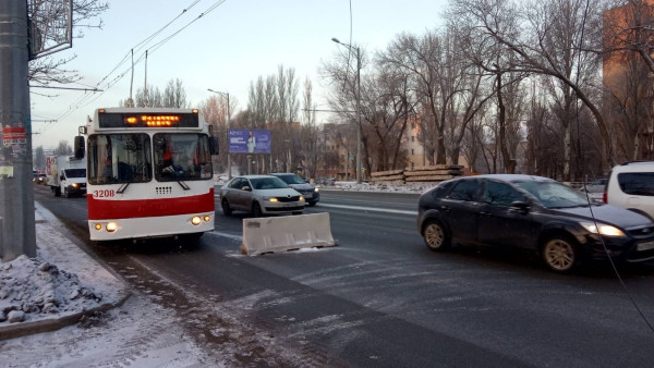 Движение троллейбусов остановилось в Самаре на Московском шоссе 30 ноября