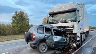 Под Самарой на трассе М-5 фура раздавила насмерть водителя Chevrolet Niva