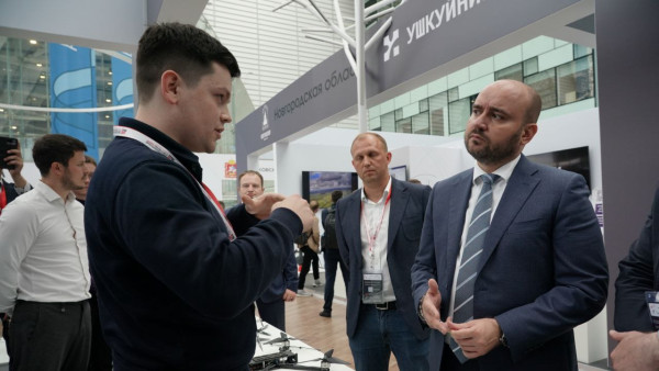 Вячеслав Федорищев встретился с самарскими участниками образовательного интенсива по развитию БАС «Архипелаг-2025»