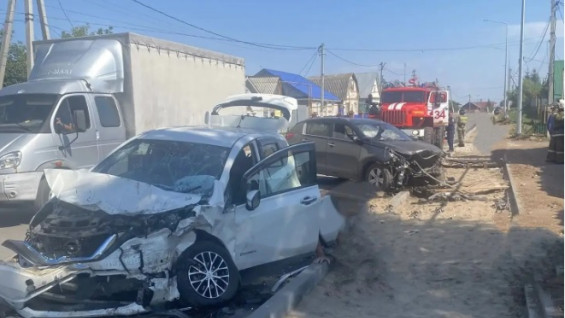 Три человека пострадали в лобовом ДТП под Самарой 25 августа