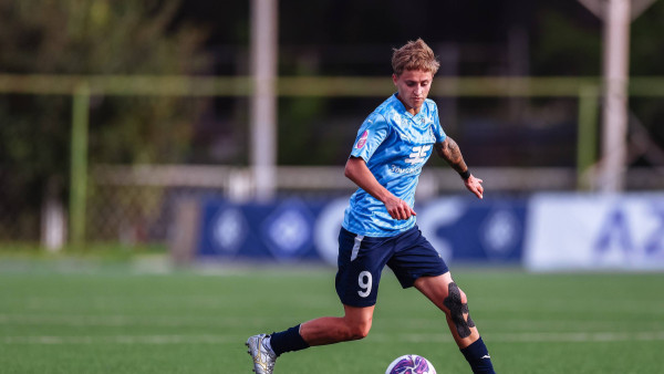 ФК «Крылья Советов» оштрафовали из-за выбежавшего на поле болельщика