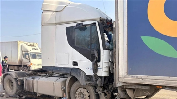 ДТП с пострадавшим: на трассе М-5 в Сызранском районе столкнулись два грузовика