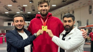 Самарский 28-летний богатырь Аюкаев разгромил всех соперников в Болгарии