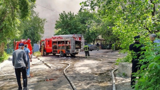 В Самаре произошел крупный пожар в Постниковом овраге