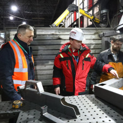 Мэр Самары посетил предприятие по производству оборудования для детских площадок 