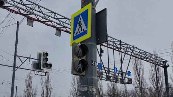 В Самаре изменили настройки светофоров в районе перекрестка Авроры и Гагарина