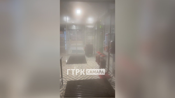 В Самаре в сетевом магазине возникла угроза удара током из-за порыва трубы