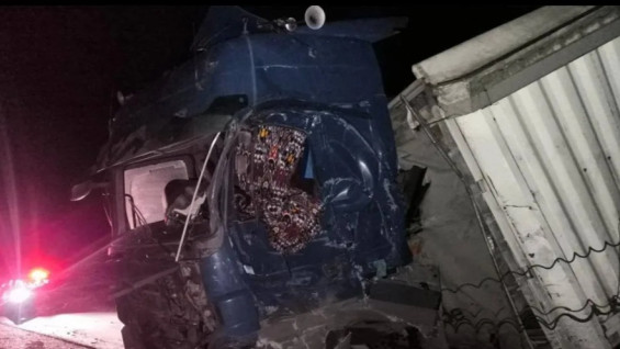 Под Самарой произошло ДТП двух грузовиков