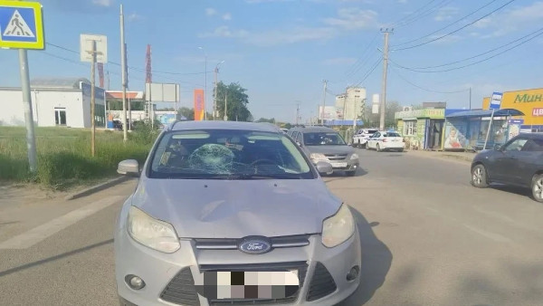 В Самарской области 76-летний водитель автомобиля Ford Focus задавил юношу и девушку