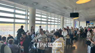 Самарцы показали последствия задержки рейсов в Курумоче 10 сентября