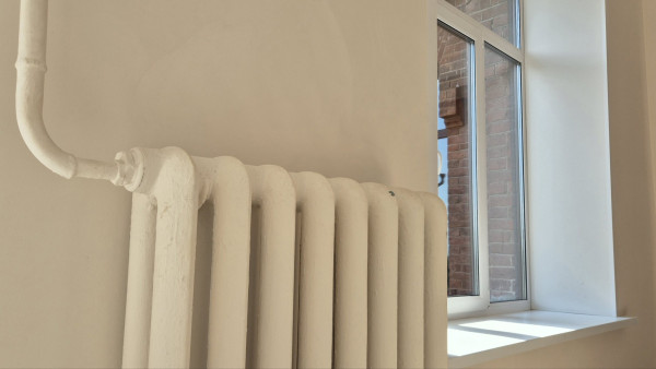 Самарцев предупредили о том, что убытки от самостоятельного спуска воздуха с батареи могут исчисляться миллионами