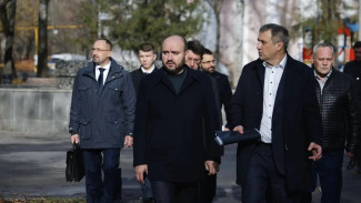 Губернатор Самарской области Вячеслав Федорищев посетил поселок Мехзавод