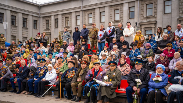 Количество зрителей на Параде Победы будет меньше, но вечером в Самаре прогремит праздничный салют 