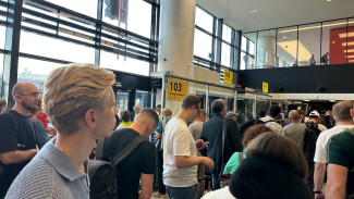 Самарцы почти 7 часов не могли улететь из Москвы домой