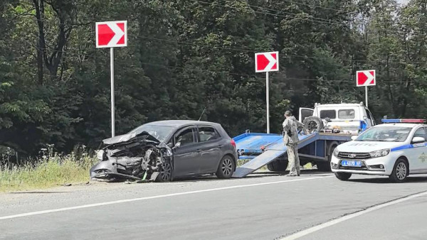 Очевидцы засняли последствия жесткого ДТП рядом с Курумочем под Самарой