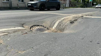 Самарцы возмутились полуметровыми ямами на дороге в Ленинском районе
