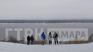 В Самаре Волга вскрылась ото льда