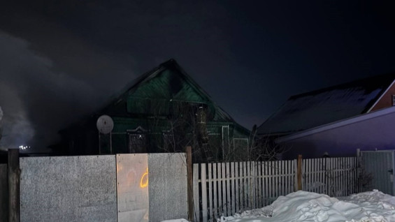 В Кинеле спасали от пожара жильцов дома площадью 130 квадратных метров