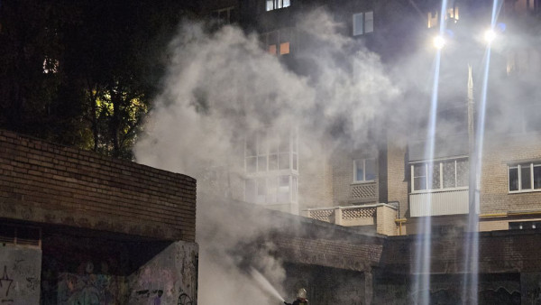 На ул. Галактионовской в Самаре загорелся подземный гараж 31 октября