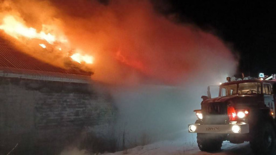 26 декабря под Самарой загорелся склад на площади 150 кв. м. 