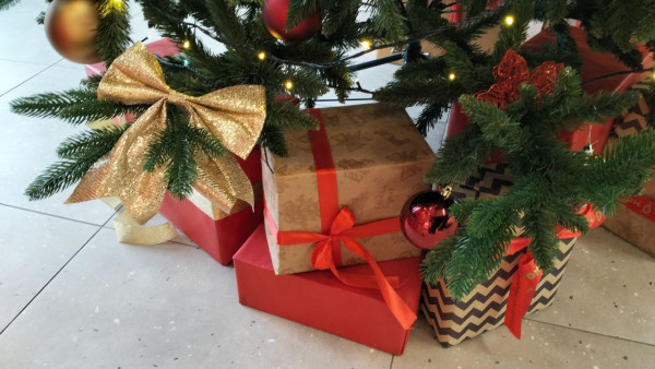 Самарцам поведали о налогообложении новогодних подарков