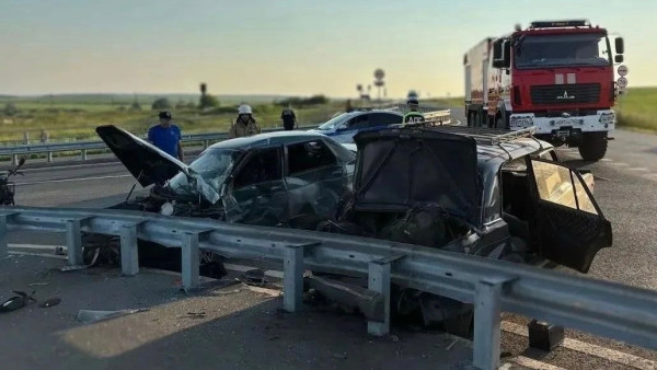 Смертельное ДТП на границе Самарской области: один погибший, двое раненых