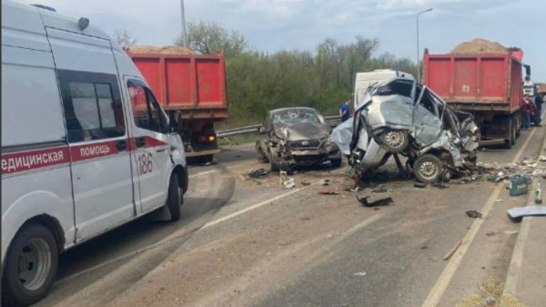 В Самарской области 8 машин столкнулись в массовом ДТП