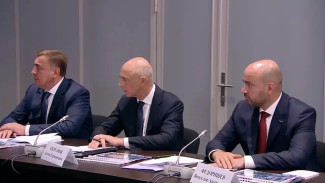 В Самаре Владимир Путин провел совещание по двигателестроению