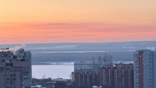 Появились кадры огненного заката в Самаре 22 февраля