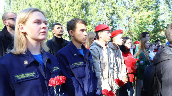 Самара отмечает 440‑летие: молодёжь отдала дань уважения героям труда