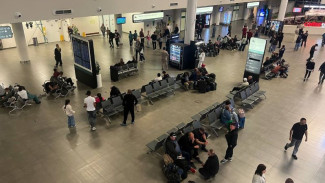 Более 8 часов пришлось ждать вылета пассажирам рейса Нижневартовск - Самара 