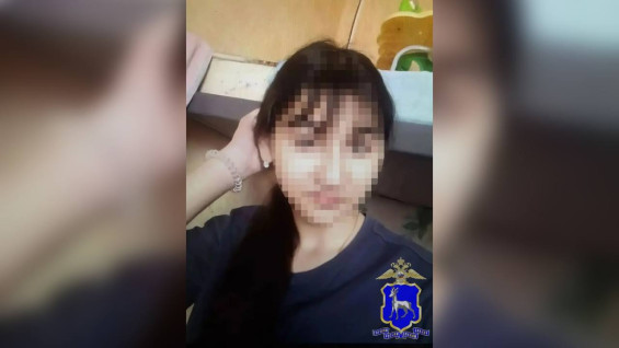 Полиция Самары разыскивает 13-летнюю девочку в белых кроссовках 