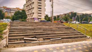 В Самаре у 20-ти этажного дома-кукурузы на Ленина разрушилась лестница